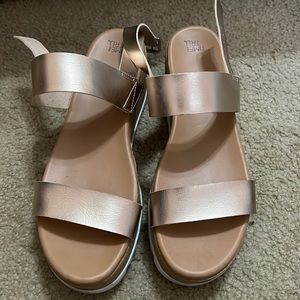 Platform sandals